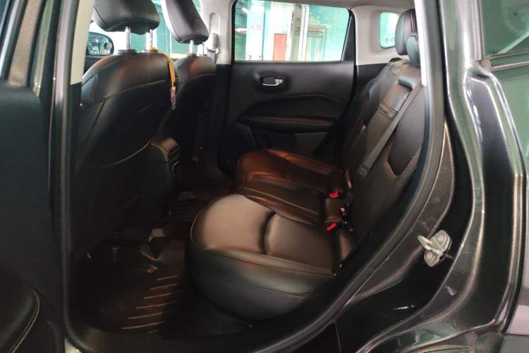 Used Jeep Compass 2017 200T Automatic Family Edition
