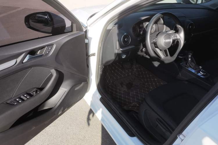 Used Audi A3 2020 Sportback 35 TFSI Ambition China VI Driver Seat