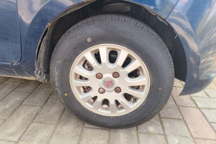 Used Wuling Rongguang V 2015 1.2L Standard Version
