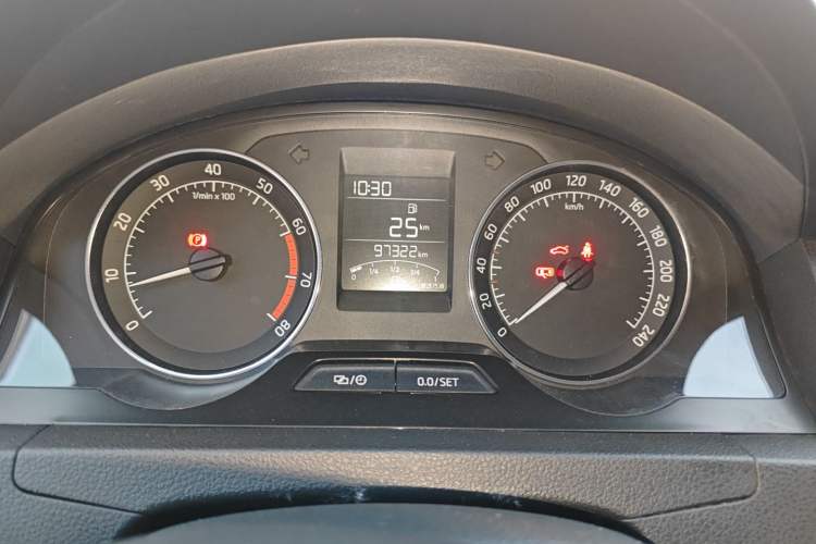 Used Skoda Rapid Spaceback 2016 Revised Version 1.4L Manual Front-Drive Edition
