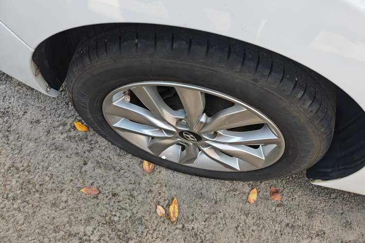 Used Hyundai Elantra (5th Generation / Langdong) 2015 1.6L Manual Fashion Edition
