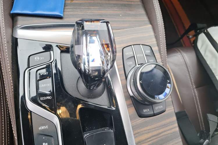 Used BMW 5 Series New Energy 2019 Updated Version 530Le Luxury Package Gear Lever