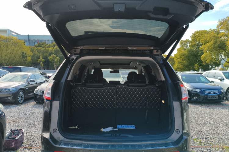 Used Ford Edge 2018 EcoBoost 245 Two-Wheel-Drive Titanium 7-Seater China VI Standard