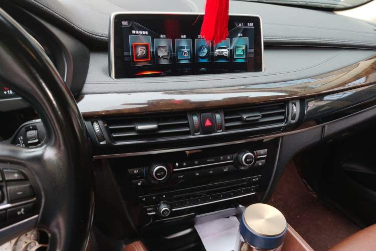 Used BMW X6 2017 xDrive28i Audio And AC Panel