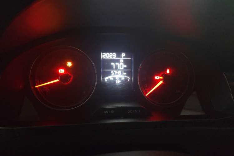 Used Volkswagen Santana 2017 Haval H9 1.6L Automatic Comfort Edition Odometer Close Up