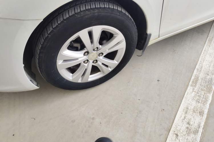 Used Peugeot 408 2014 1.8L Manual Leading Edition