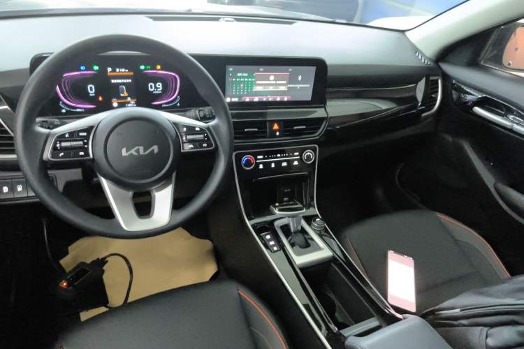 Used Kia Seltos 2023 1.5L CVT Luxury Edition Audio And AC Panel