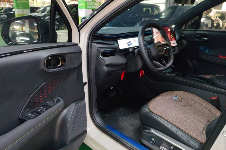 Used Lynk & Co 06 2025 Renew 1.5T Halo Driver Seat