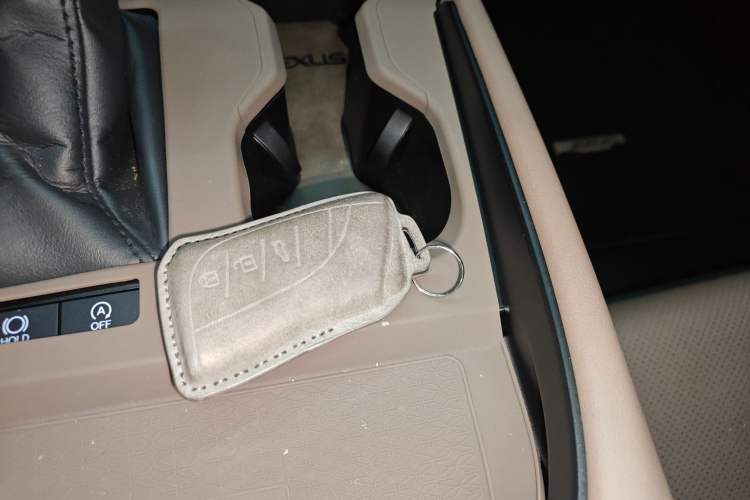 Used Lexus ES 2023 200 Excellence Edition