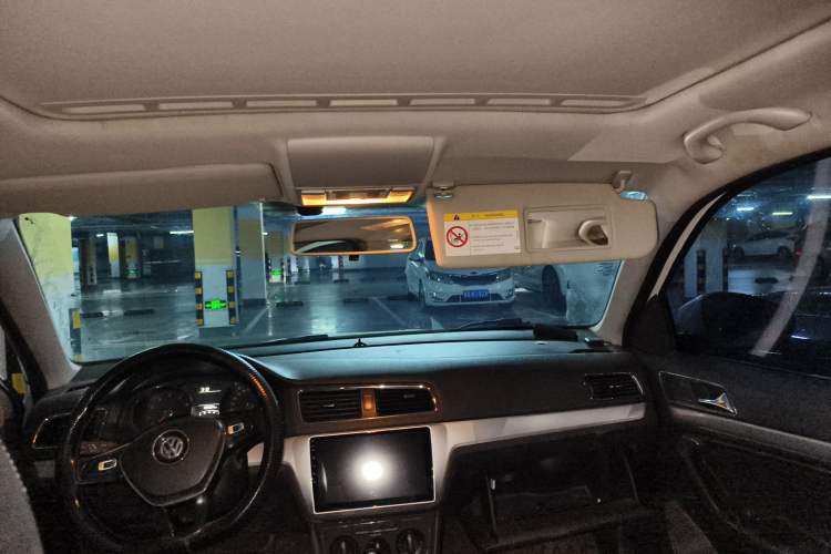 Used Volkswagen Lavida 2017 1.6L Automatic Comfort Edition Headliner