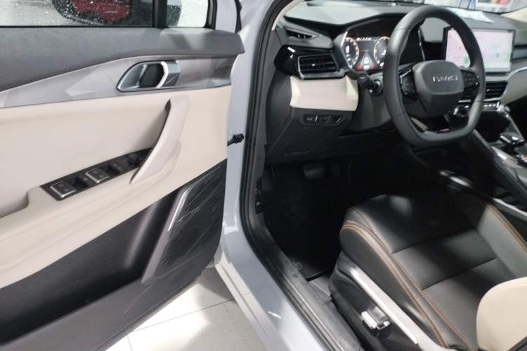 Used Lynk & Co 06 EM-P 2022 PHEV 84 km Range Pro Version
