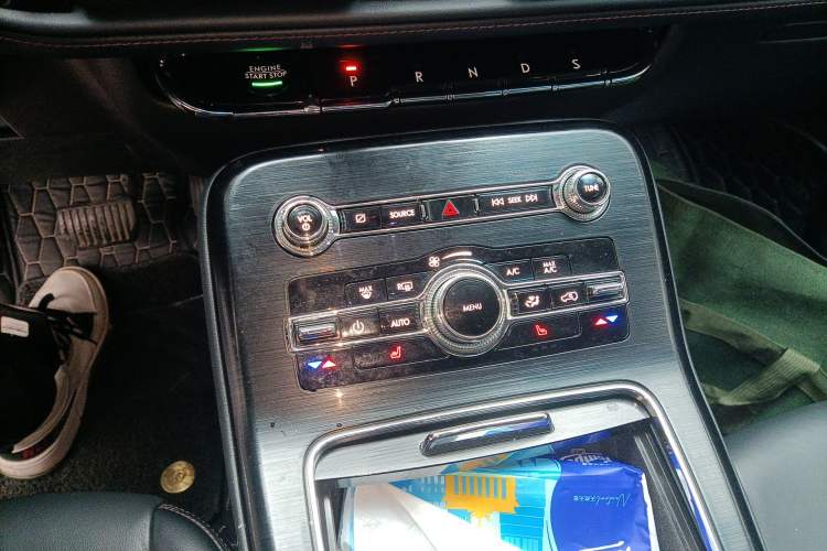 Used Lincoln Nautilus 2021 2.0T Four-Wheel Drive Luxury Edition Gear Lever