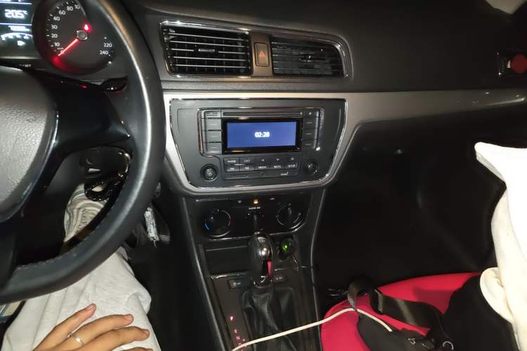 Used Volkswagen Gran Lavida 2015 1.6L Automatic Comfort Edition
