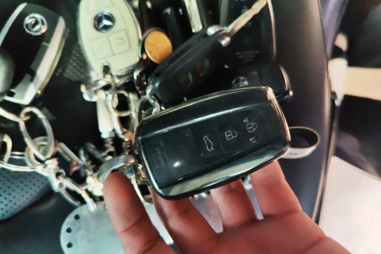 Used Toyota Camry 2018 2.0G Luxury Edition
