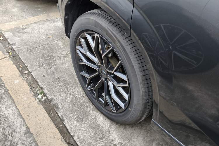 Used CHANGAN OSHAN Z6 2023 Blue Whale 1.5T DCT Smart-Led City Edition Exterior 8