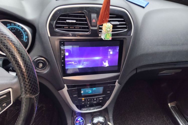 Used GAC Trumpchi GS5 Super 2015 1.8T Automatic All-Wheel-Drive Elite Edition Audio And AC Panel