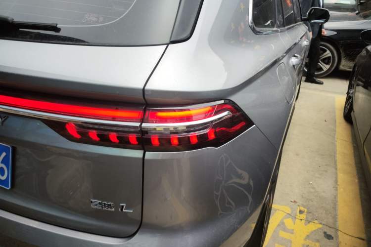 Used Geely Auto Monjaro L 2024 2.0TD DCT EVO Two-Wheel Drive Long-Range Version Right Rear Taillight