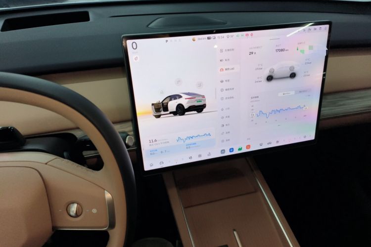 Used ONVO L60 2025 Model—60 kWh Rear-Wheel-Drive Version Audio And AC Panel