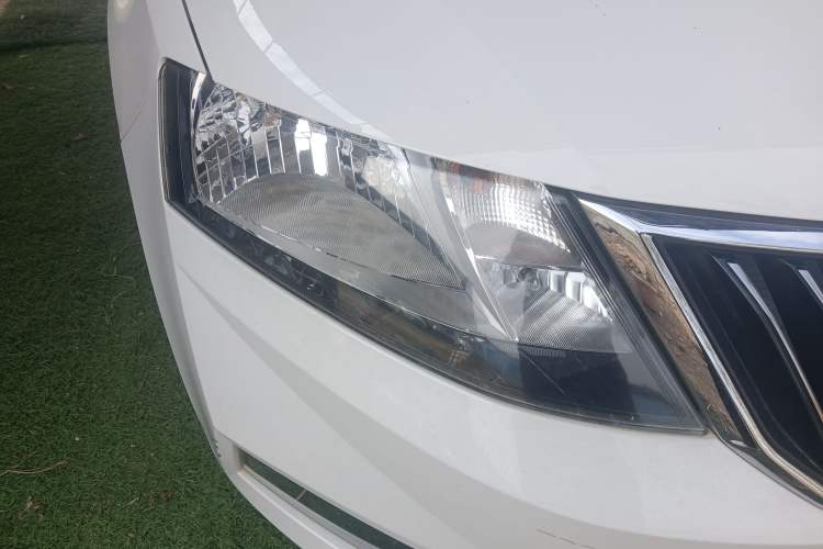 Used Skoda Rapid 2018 1.6L Automatic Comfort Edition Exterior 6