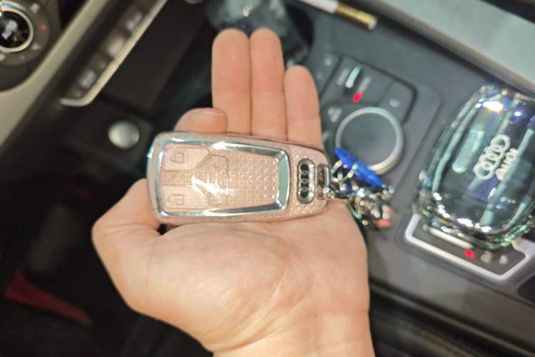 Used Audi A4L 2017 40 TFSI Ambition Edition
