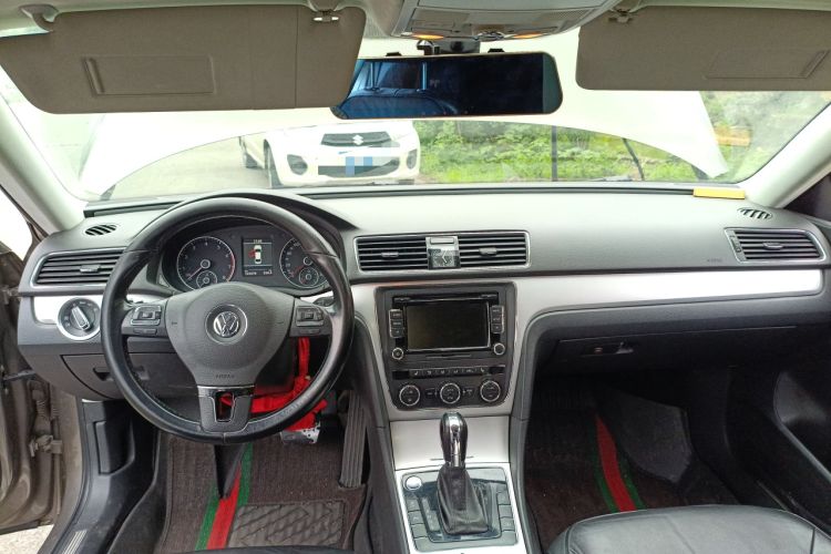 Used Volkswagen Passat 2014 1.8TSI DSG Prestige Edition Center Console