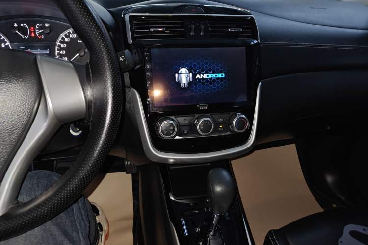 Used Nissan Tiida 2020 1.6L CVT Cool Edition Audio And AC Panel