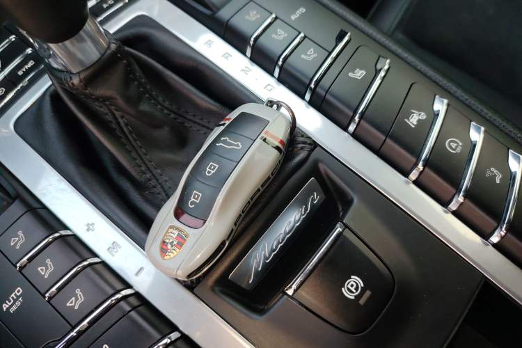 Used Porsche Macan 2021 Macan 2.0T