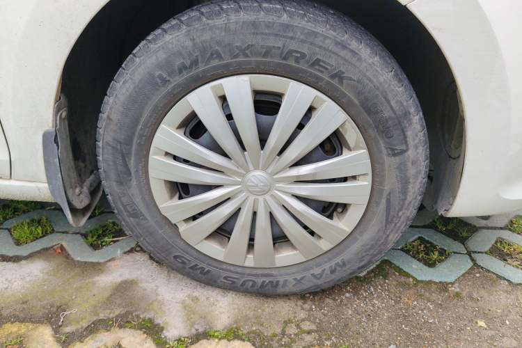 Used Volkswagen Santana 2019 1.5L Manual Fashion Edition China VI Standard Right Front Wheel Hub