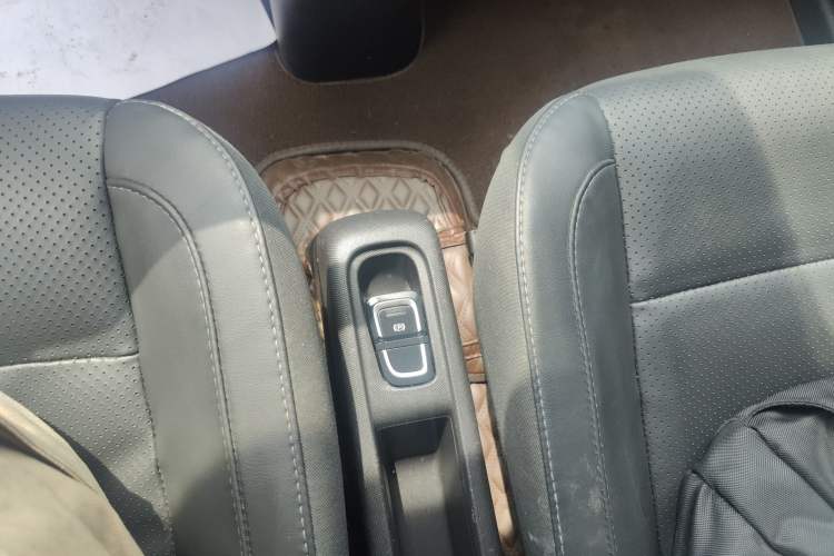 Used Leapmotor T03 2021 400 Luxury Edition Gear Lever