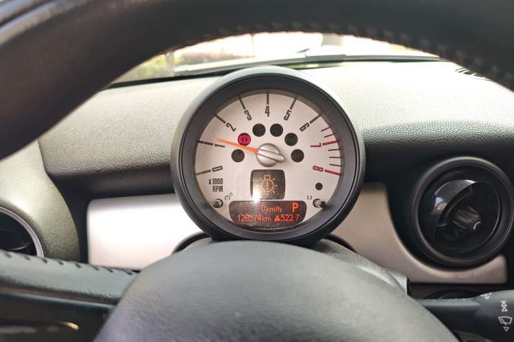 Used MINI 2011 1.6L ONE
