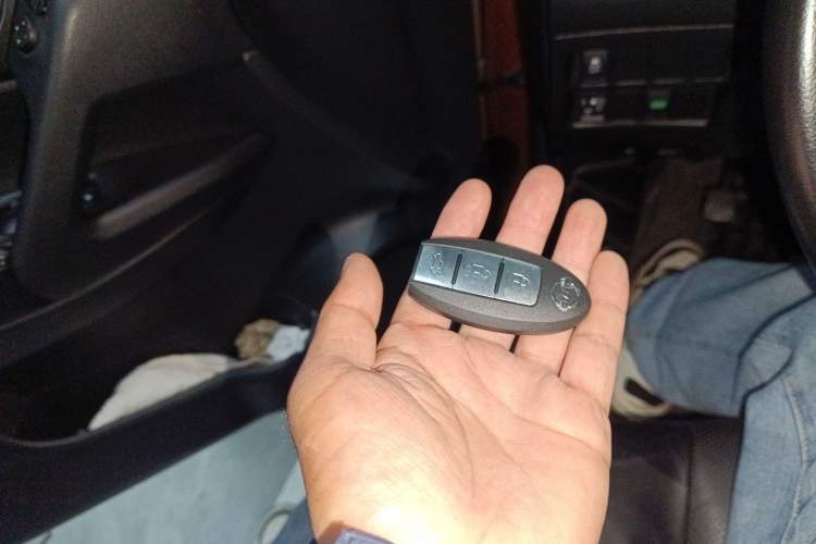 Used Nissan X-Trail 2014 2.0L CVT Comfort Edition 2WD Vehicle Key