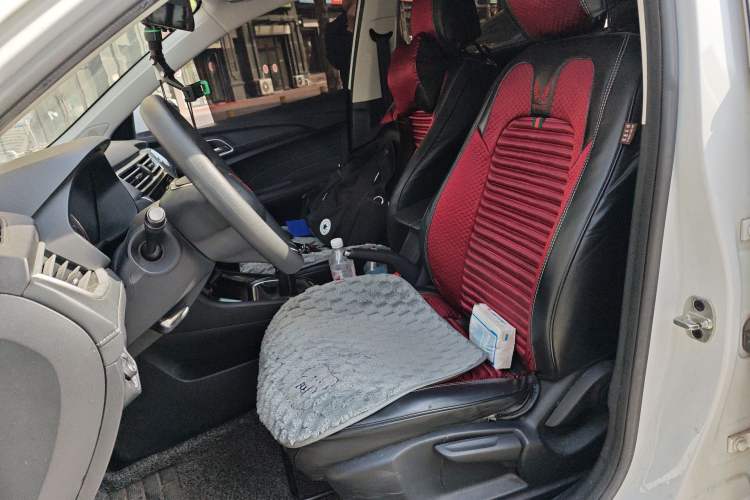 Used Roewe i5 2020 1.5L Manual 4G Connect Luxury Edition