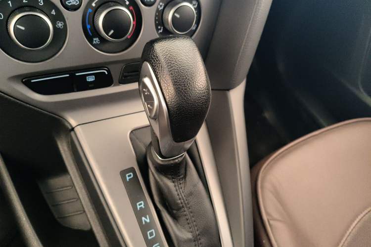 Used Ford Focus 2012 Hatchback 1.6L Automatic Comfort Model Gear Lever