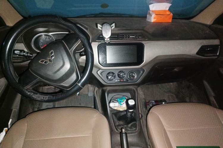 Used Wuling Hongguang 2019 1.5L S Comfort Edition China VI LAR