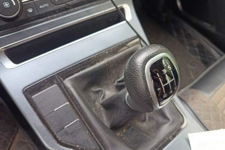Used Geely Auto Emgrand 2018 1.5L Manual Upward Connect Edition Gear Lever