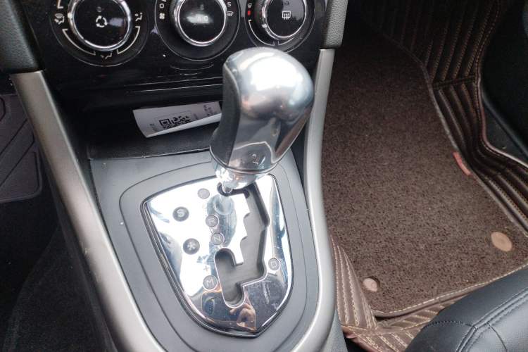 Used Peugeot 408 2013 2.0L Automatic Comfort Edition Gear Lever