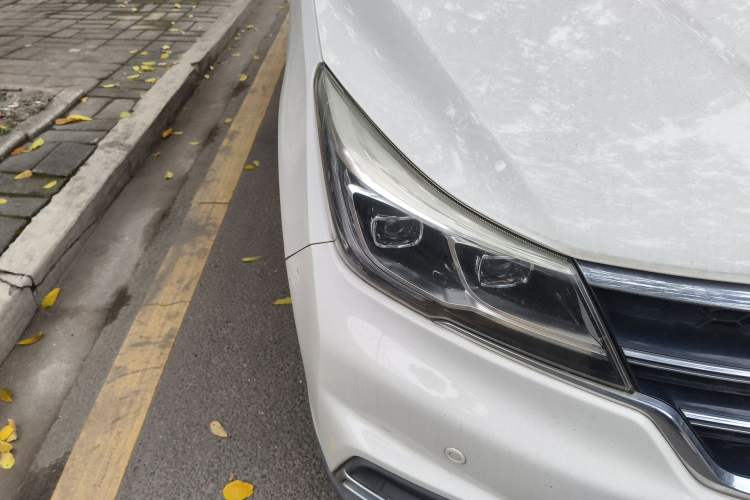 Used Baojun 730 2017 1.8L iAMT Luxury Version 7-Seater
