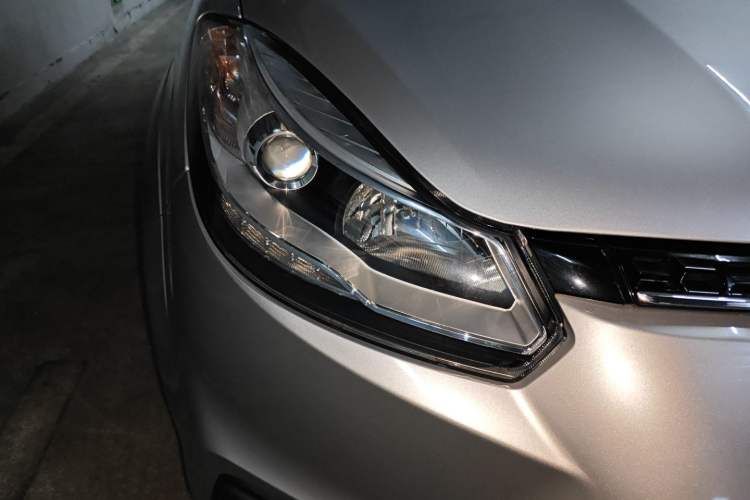 Used JMC Yusheng S350 2016 2.4T Manual 4x4 Diesel Luxury Edition 5-Seater