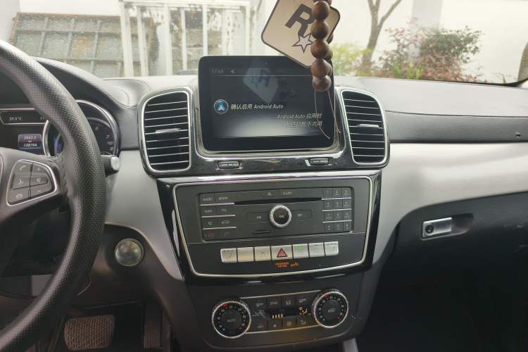 Used Mercedes-Benz GLE Coupe 2017 GLE 320 4MATIC Coupe SUV Audio And AC Panel