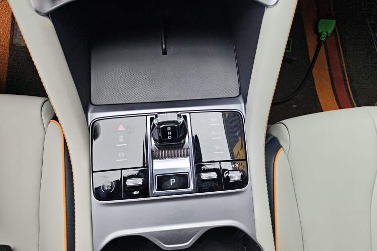 Used BYD Song PLUS New Energy 2023 Champion Edition DM-i 110KM Flagship Model Gear Lever