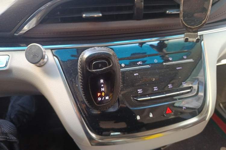 Used Buick GL8 2021 Land Cruiser Executive Class 652T Comfort Model Gear Lever