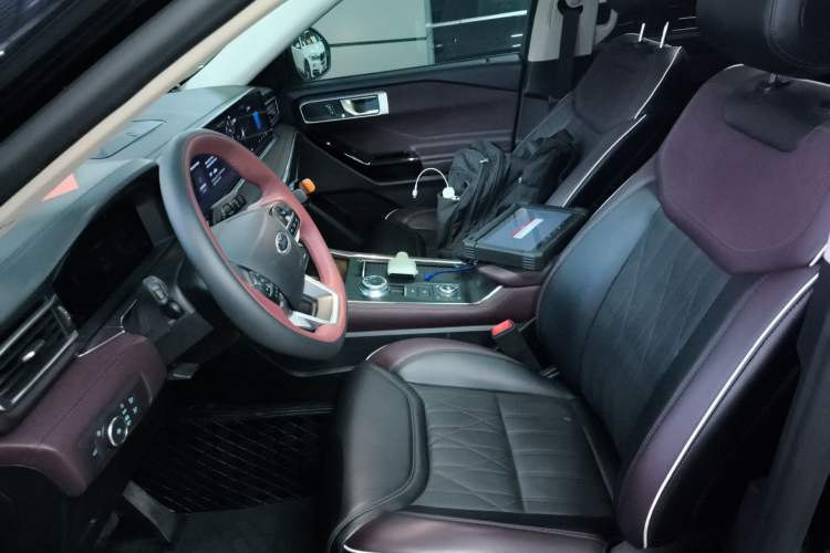 Used Ford Explorer 2023 EcoBoost 285 Four-Wheel Drive Titanium Edition 7-Seater
