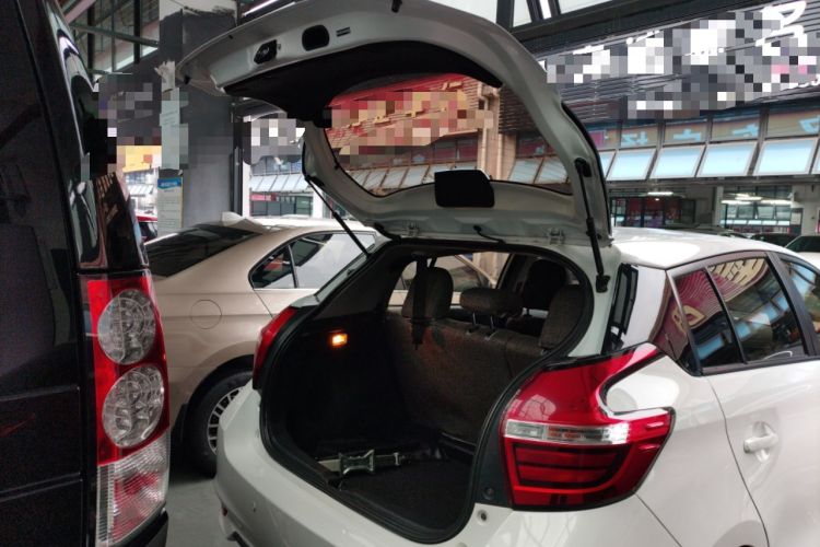 Used Toyota YARiS L Zhi Xuan 2017 1.5G CVT JingSu Model with Upgraded Sunroof
