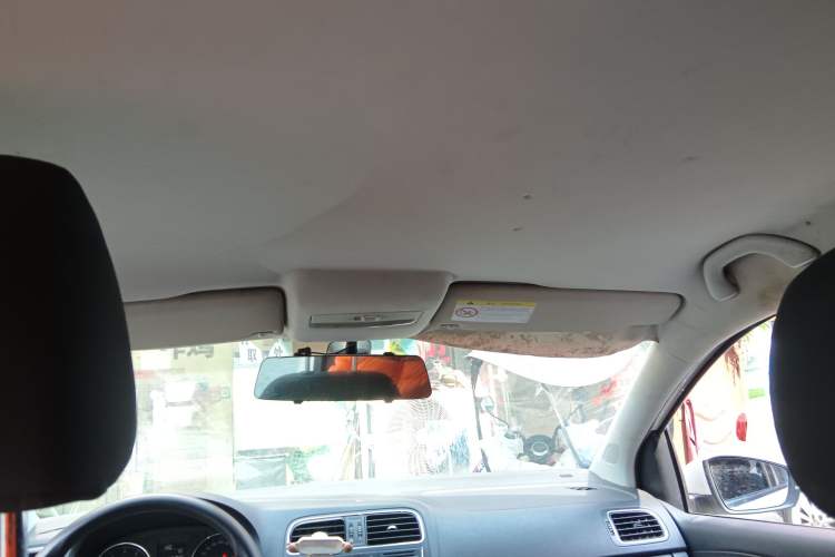 Used Volkswagen Polo 2014 1.4L Manual Comfort Edition
