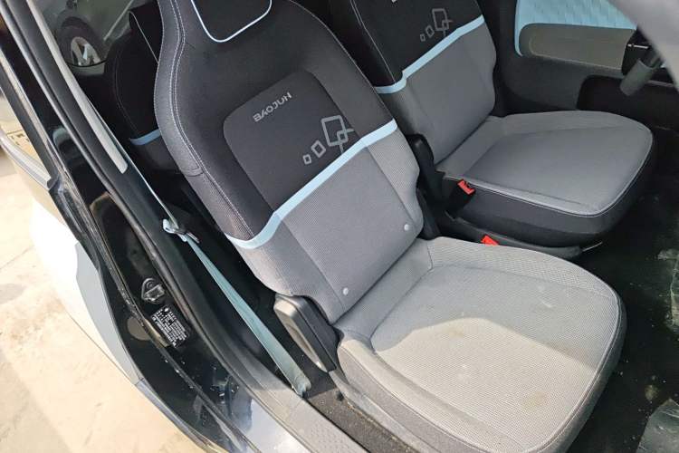 Used Baojun E300 2020 Star Travel Edition Right Front Seat