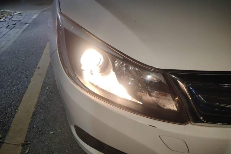 Used BYD e5 2016 300 Luxury Edition Right Front Headlight
