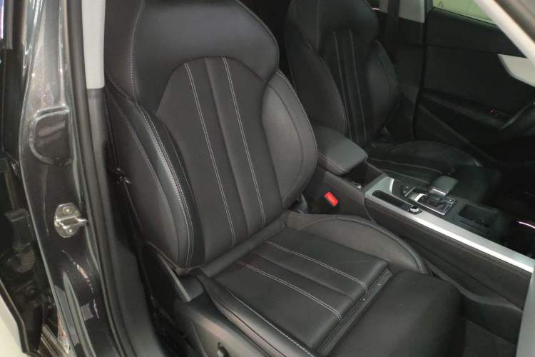 Used Audi A4L 2022 40 TFSI Luxury Dynamic Model
