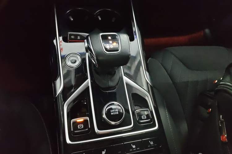 Used Hongqi HS5 2022 Facelifted Version 2.0T Smart Connect Flagship All-Wheel-Drive Edition
