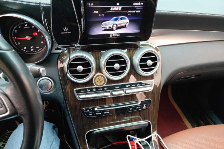 Used Mercedes-Benz GLC 2019 GLC 260 L 4MATIC Dynamic Model Audio And AC Panel