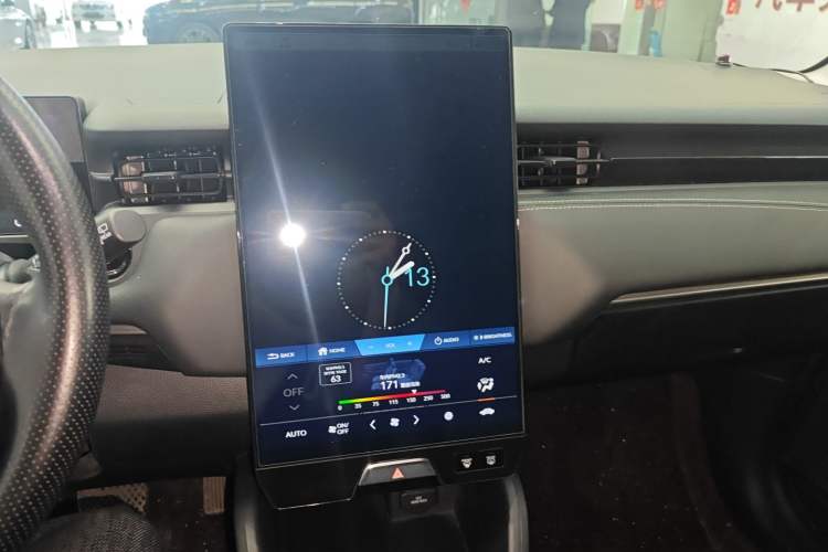 Used Honda e:NP1 2023 420 km Vision Edition
